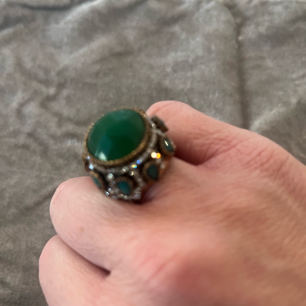 Green Onyx Look Statement Cocktail Ring Gold Tone Boho Glam - Picture 4 of 15